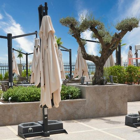 Moevenpick Hotel Du Lac תוניס מראה חיצוני תמונה The Sky Bar