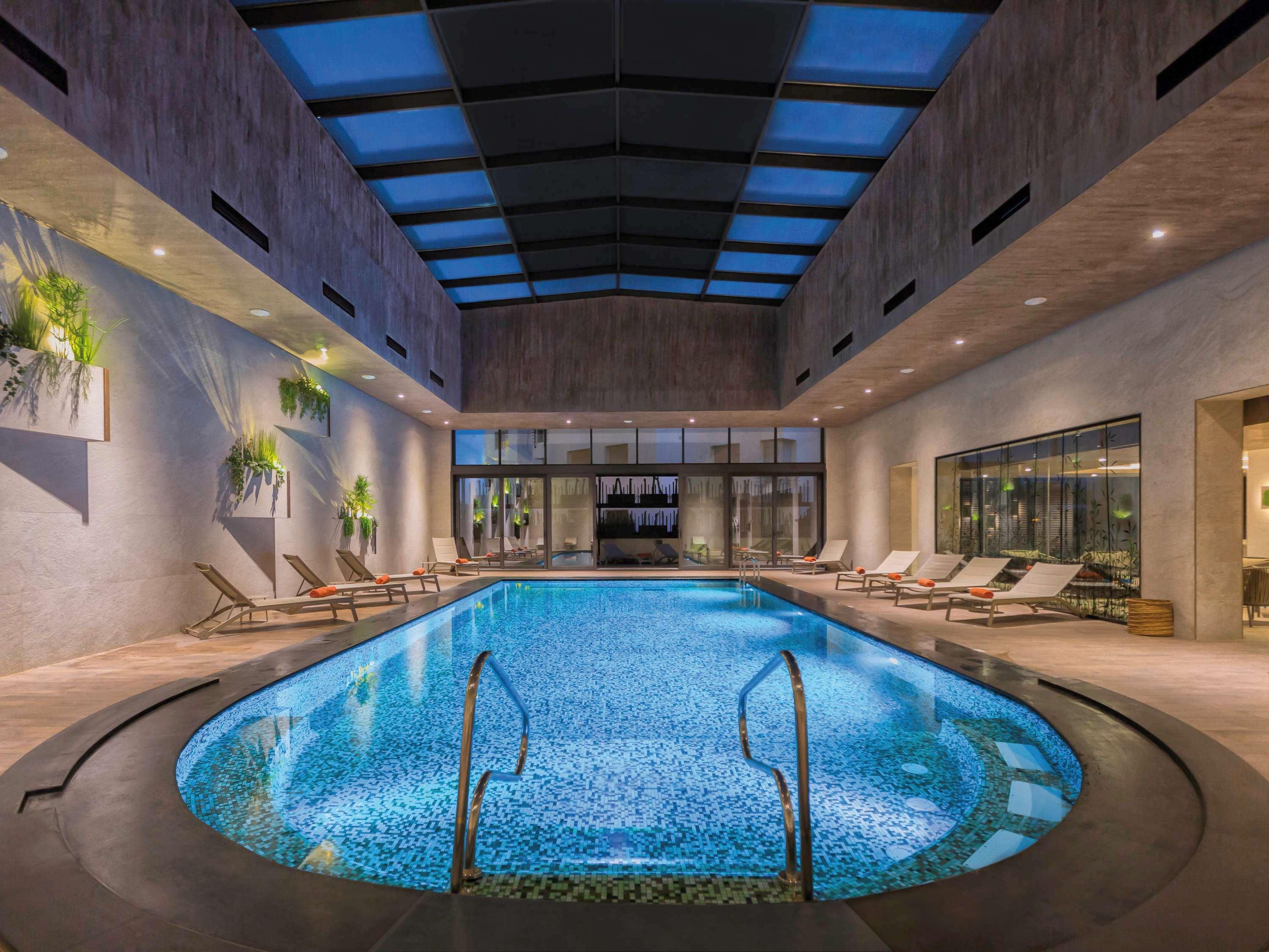 Moevenpick Hotel Du Lac תוניס מראה חיצוני תמונה Indoor pool