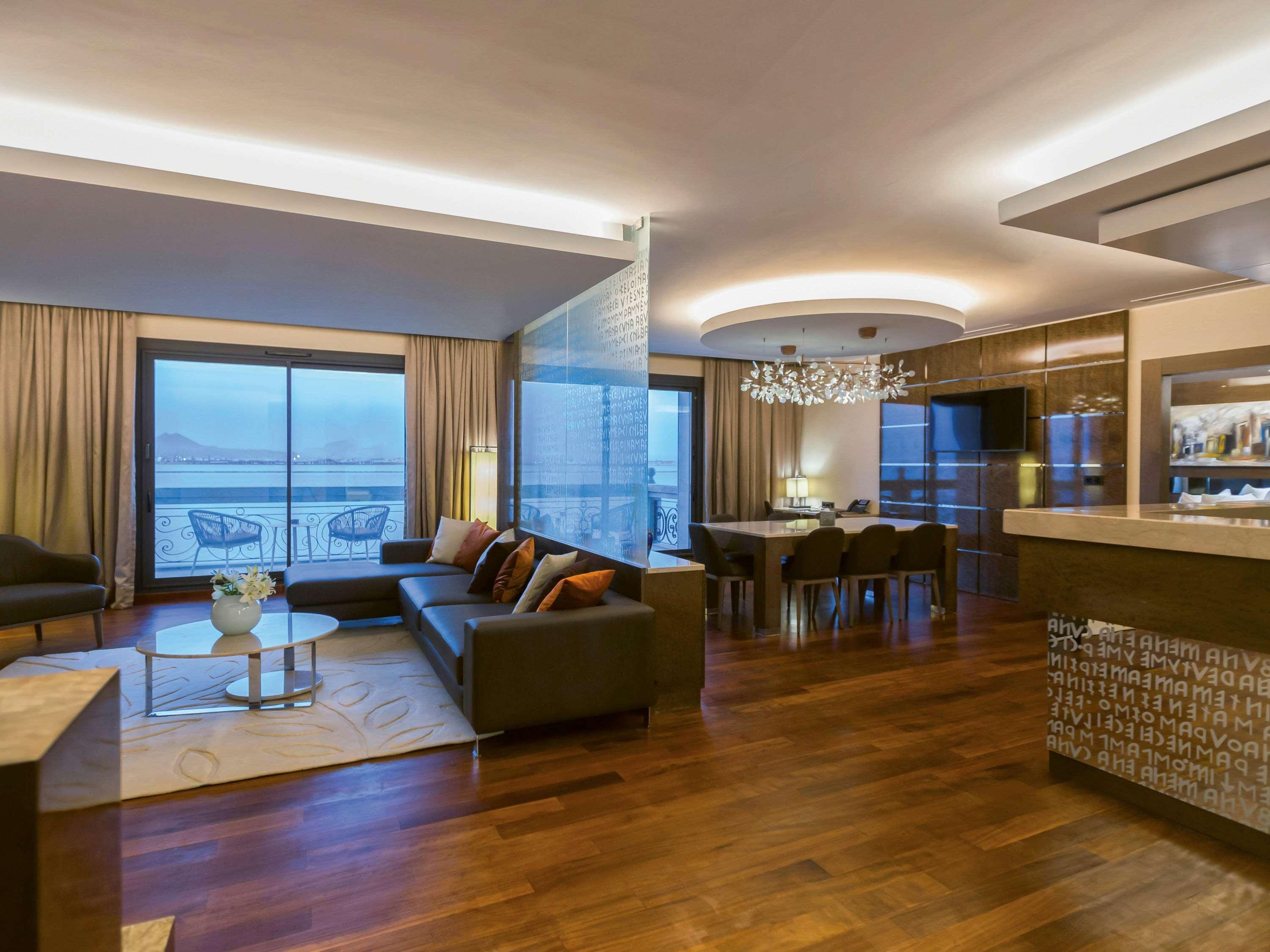 Moevenpick Hotel Du Lac תוניס מראה חיצוני תמונה A suite at the hotel